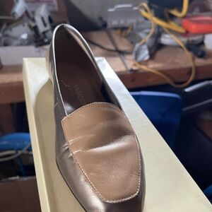 Enzo Angiolini Tan and Gold Loafers